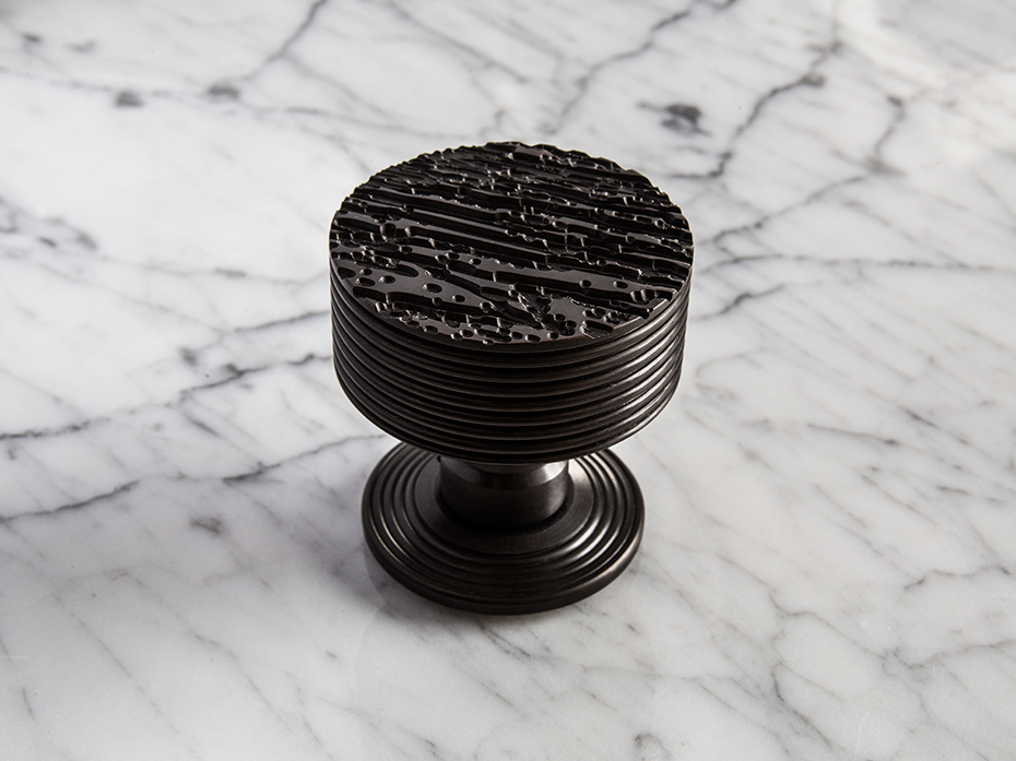 Дверная ручка-кноб на круглой розетке Oliver Knights Serlo DK 62 мм чёрная бронза