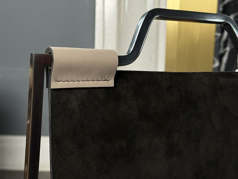 Дровница с кожаной вставкой FG-12051 чернёная латунь с полировкой