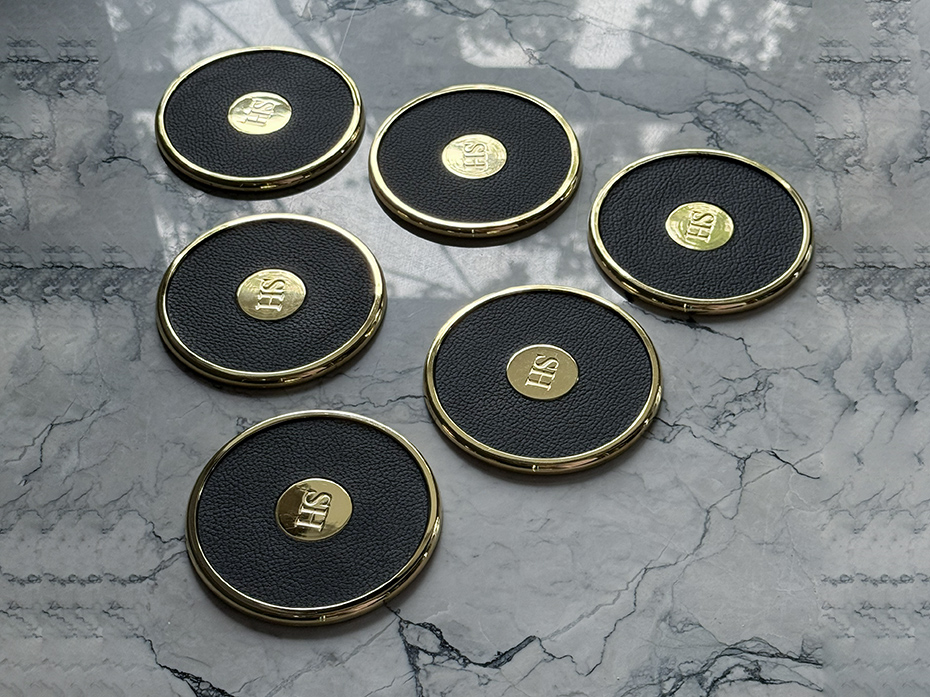 Набор премиальных костеров из натуральной кожи FURNITEK FG-420 (6шт) цвет чёрный