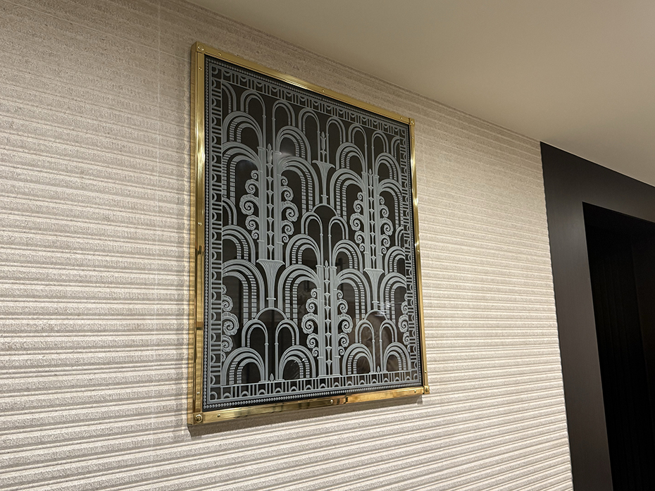 Картина со стеклом FURNITEK FG-302 в латунной раме фон чёрный