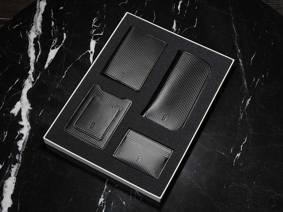 Подарочный набор аксессуаров из кожи FURNITEK FG-412