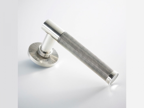 Дверная ручка на розетке Frank Allart nw1203502 полированный никель