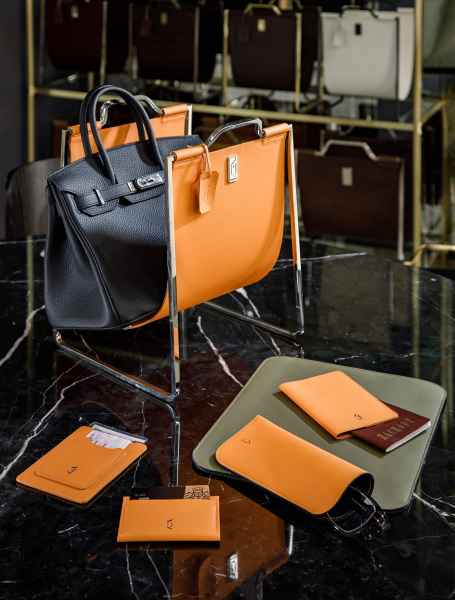 Подставки для сумок из латуни с натуральной кожей